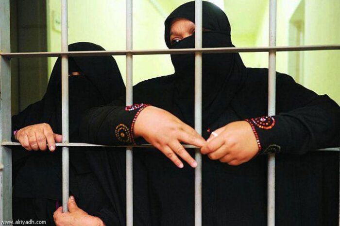 مصدر:  مليشيا الحوثي تحتجز مصريًا وزوجته في أحد سجونها السرية بإب