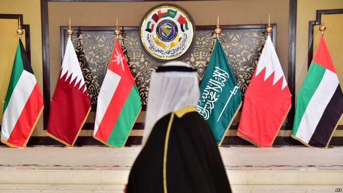 الصراع الأمريكي الإيراني يهدد اقتصادات الخليج