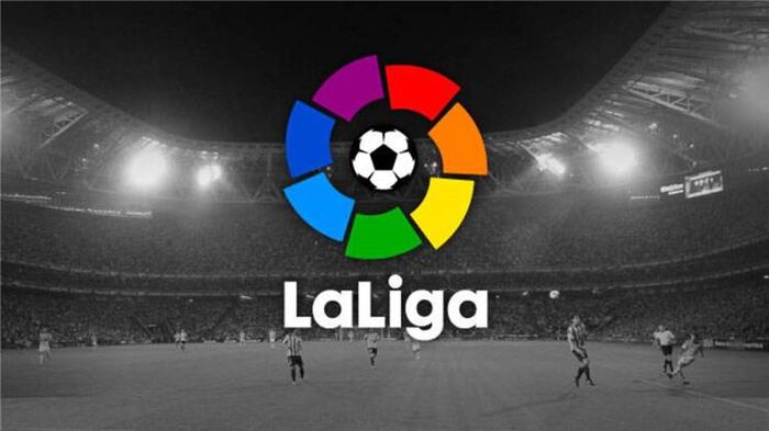 «كورونا» يضرب الدوري الإسباني