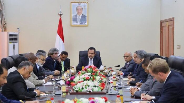استقالة وزير الخدمة المدنيةبسبب سياسة رئيس الوزراء!