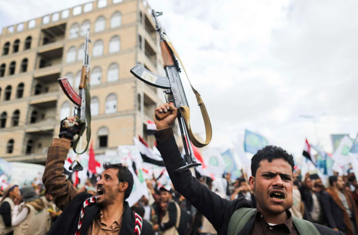 محللون يحذرون: الحوثي يخطط لما بعد إيران.. واليمن أمام نافذة أبريل الأخيرة قبل تجميد الملف