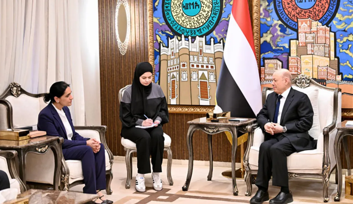 الرئيس اليمني: استقرار المنطقة والممرات المائية مرهون بالقضاء على الحوثي