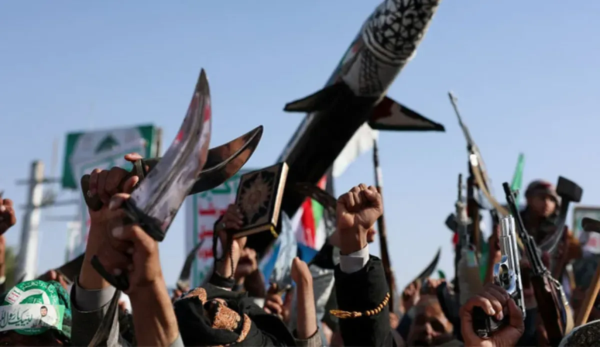 صحيفة بريطانية: الحرس الثوري نشر ضباطه في صنعاء وبطاريات صواريخ مضادة للسفن