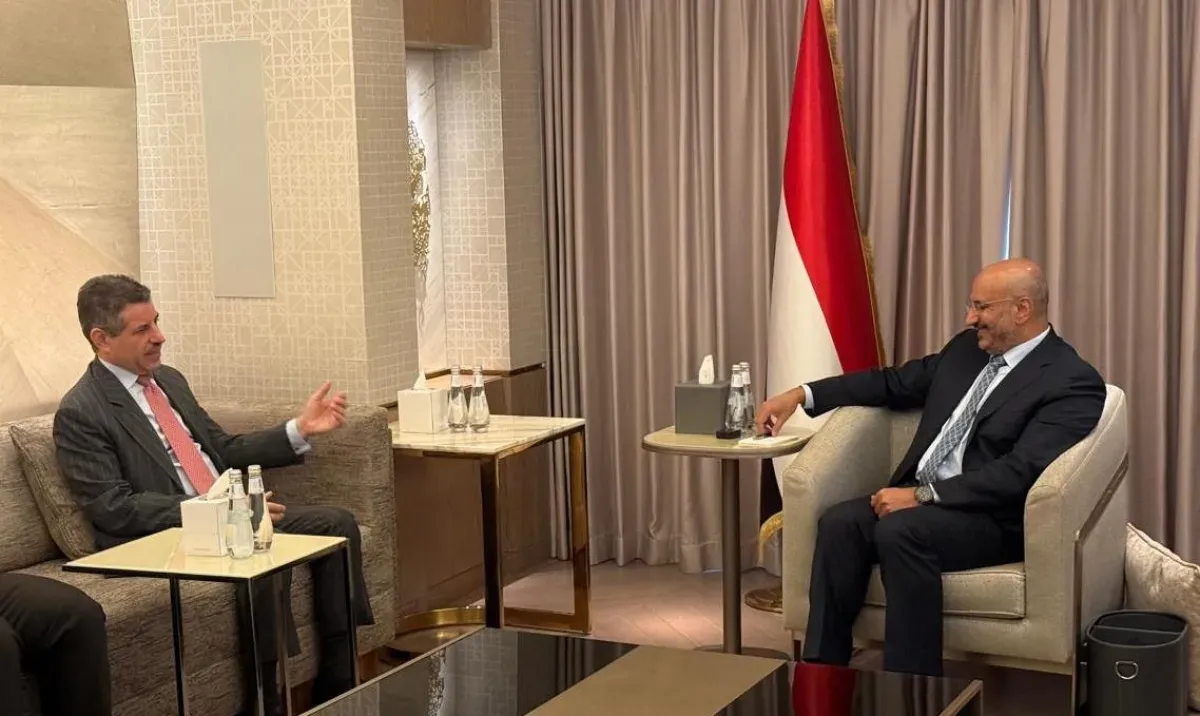 طارق صالح: لجم التهديدات الإيرانية واستقرار البحر الأحمر يكمن في هزيمة الحوثيين