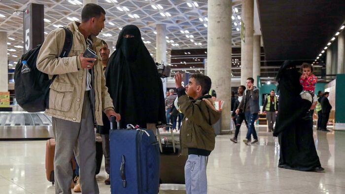 تعليق الرحلات الجوية من وإلى المطارات اليمنية لأسبوعين