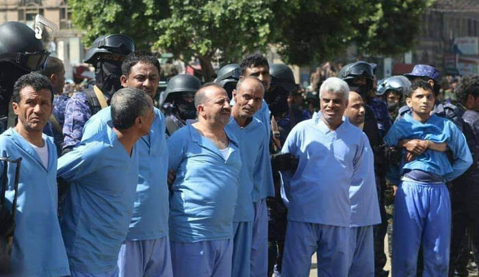 اليمن يبكي 9 تهاميين أعدمهم الحوثيون ظُلمًا أمام الملأ