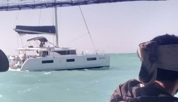 خفر سواحل قطاع البحر الأحمر تنقذ يختًا جنوب أفريقي لهذه الأسباب!