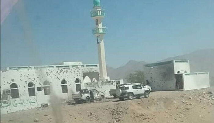 شاهد قصف الحوثي للمساجد بالصواريخ البالستية