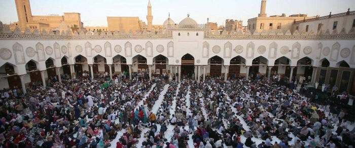 الأزهر يوقف صلاتي الجماعة والجمعة لمدة أسبوعين