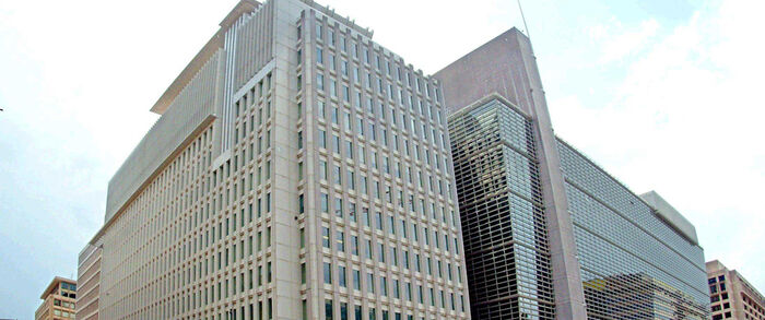 البنك الدولي: الحوثيون شجعوا أنشطة التهريب وتسببوا بأزمة اقتصادية خانقة