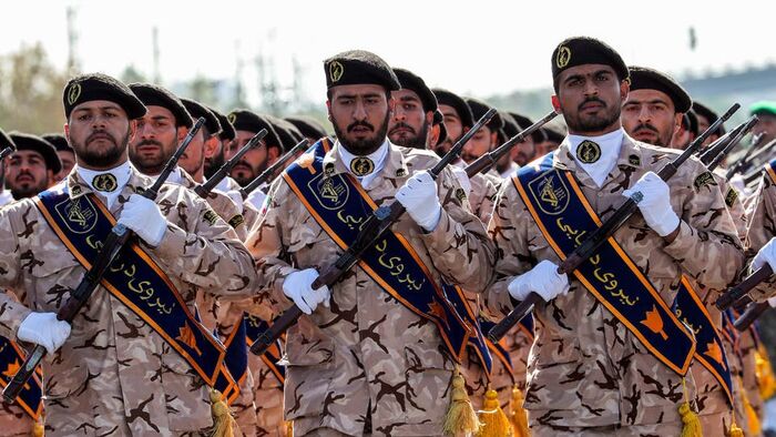 مقتل إثنين من الحرس الثوري في هجوم مسلح غربي إيران