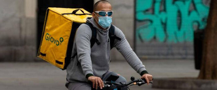 «الدليفري» في زمن كورونا.. إرشادات طبية لتفادي العدوى