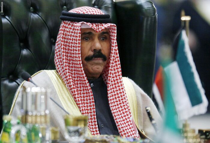 من هو حاكم الكويت الجديد وفقا للدستور بعد وفاة أمير البلاد؟