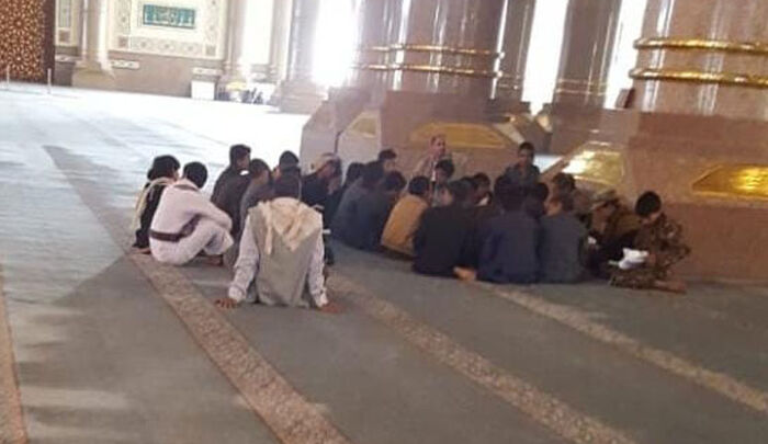 مخرجات مراكز الحوثي الصيفية.. شاب يقتل والده بطريقة وحشية وسط مدينة إب