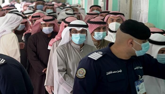 مشاركة كثيفة في انتخابات الكويت البرلمانية رغم تدابير كورونا