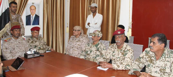 مأرب.. بن عزيز يستقبل وفد القوات المشتركة ويؤكد: عدونا واحد