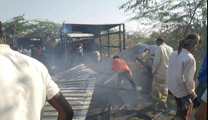 حريق يلتهم عدد من خيام النازحين في مخيم العليلي بالخوخة الجمعة