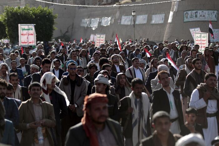 الحوثيون يحرقون وثائق لتسهيل مصادرة الممتلكات