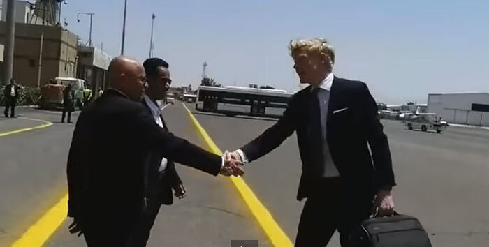 مصادر: الحوثي يرحب بالمبعوث في صنعاء بسبب رعبه من وحدة الصف اليمني
