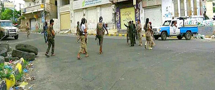 تعز.. مليشيا الحوثي تحرق منزل مواطن في «الشقب»