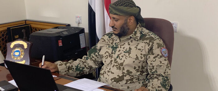 طارق صالح: عدن تحتاج إلى دعم وإغاثة طبية وليس معدات عسكرية
