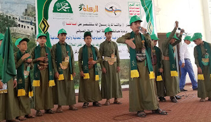مدير مدرسة حوثي يفصل طلاب لم يحضروا فعالية المولد النبوي ويصفهم بـ«الكفار»