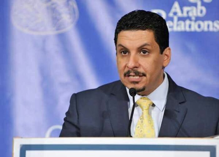 بعد تصريحات بن مبارك.. القاهرة تفرض شروطاً جديدة على دخول اليمنيين والسفارة توضح