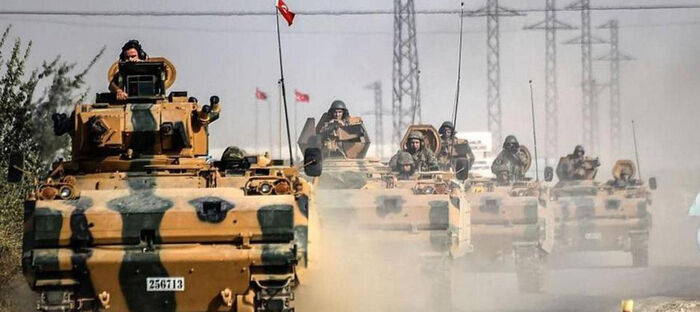 تركيا تحشد دبابات على حدودها مع اليونان