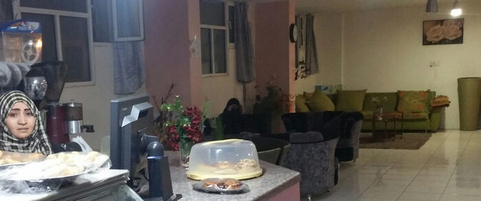 على خطى داعش.. الحوثيون يغلقون «كافيهات الاختلاط»