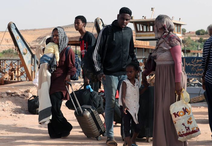 مصر تفرض شروطاً جديدة لدخول السودانيين