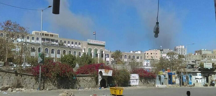تعز.. «الإرهابية» تقصف مستشفى الثورة.. ومصدر عسكري يوضح طبيعة المعارك