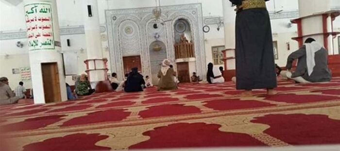 مليشيا الحوثي تقتحم مسجدا بضاحية صنعاء وتمنع صلاة التراويح (فيديو)