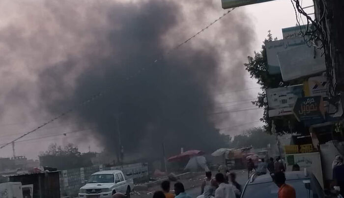 مصادر محلية: التحالف استهدف قيادات وأسلحة نلقها الحوثي من موانئ الحديدة